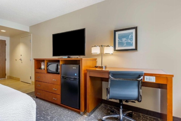 Best Western Plus Bellingham image 7